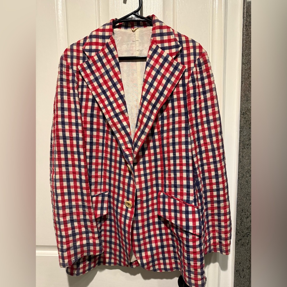 Stunning and unique, vintage sportscoat or blazer. Navy! Red!